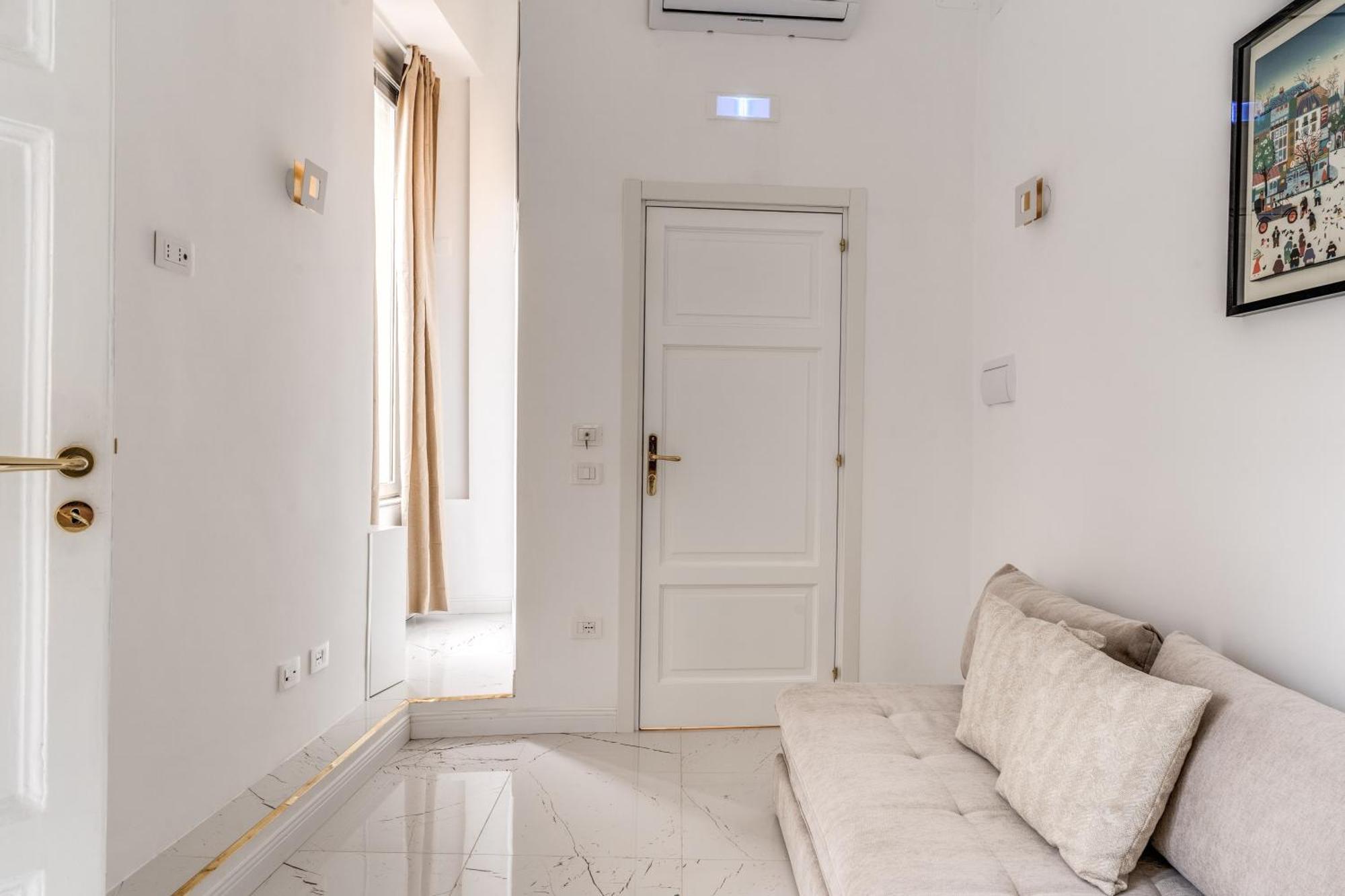 Palazzetto Santa Lucia Napoli